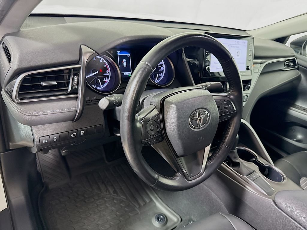 Used 2023 Ice Cap Toyota SE image 9