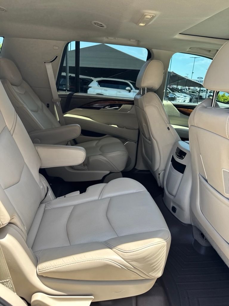 Used 2015 White Cadillac Luxury image 4