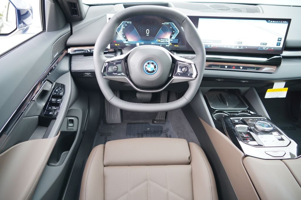 New 2027 Phytonic Blue Metallic BMW eDrive40 image 18