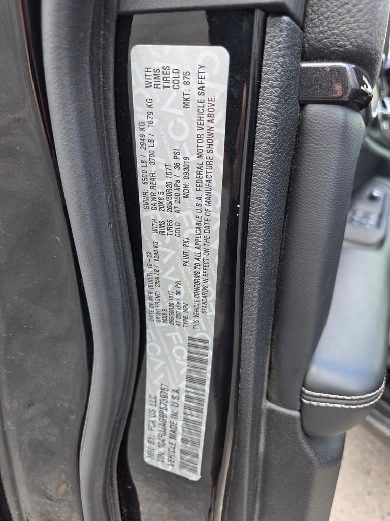Used 2023 Black Jeep Altitude image 34