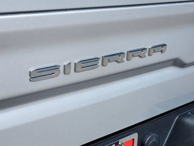 Used 2022 Quicksilver MET GMC SLT 4x4 Crew Cab 5.75 ft. box 147.4 in. WB image 12