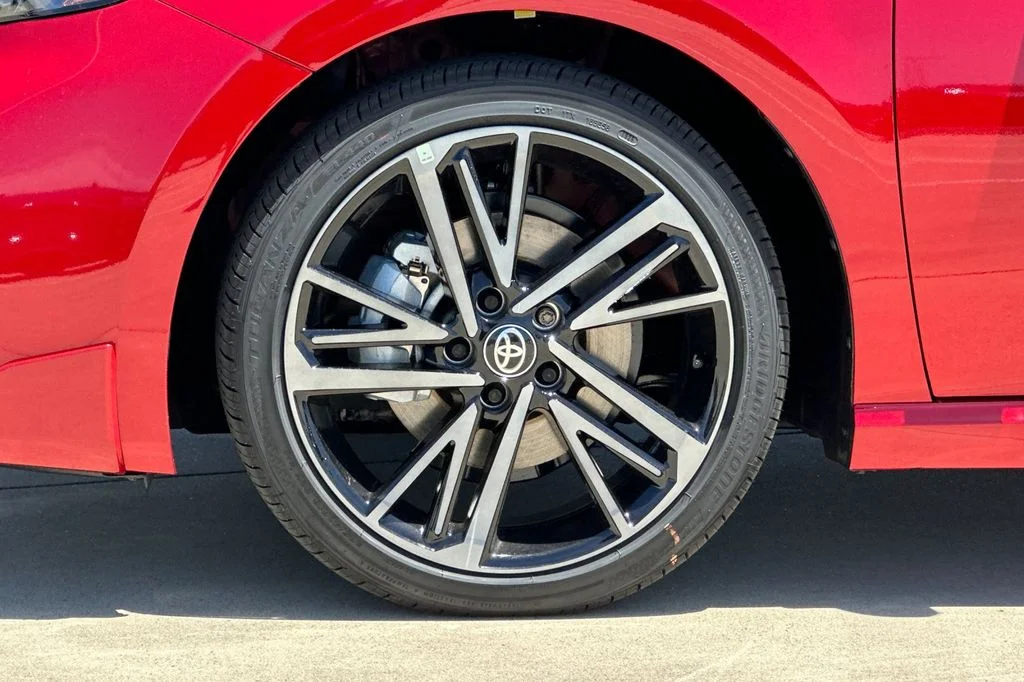 New 2026 Supersonic Red with Midnight Black Metallic roof <sup>1</sup> Toyota  XSE image 23