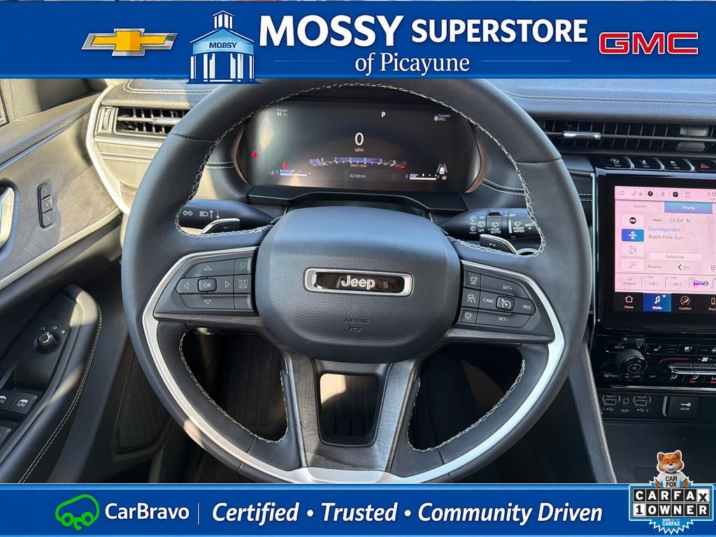 Used 2023 Silver Jeep Limited image 18