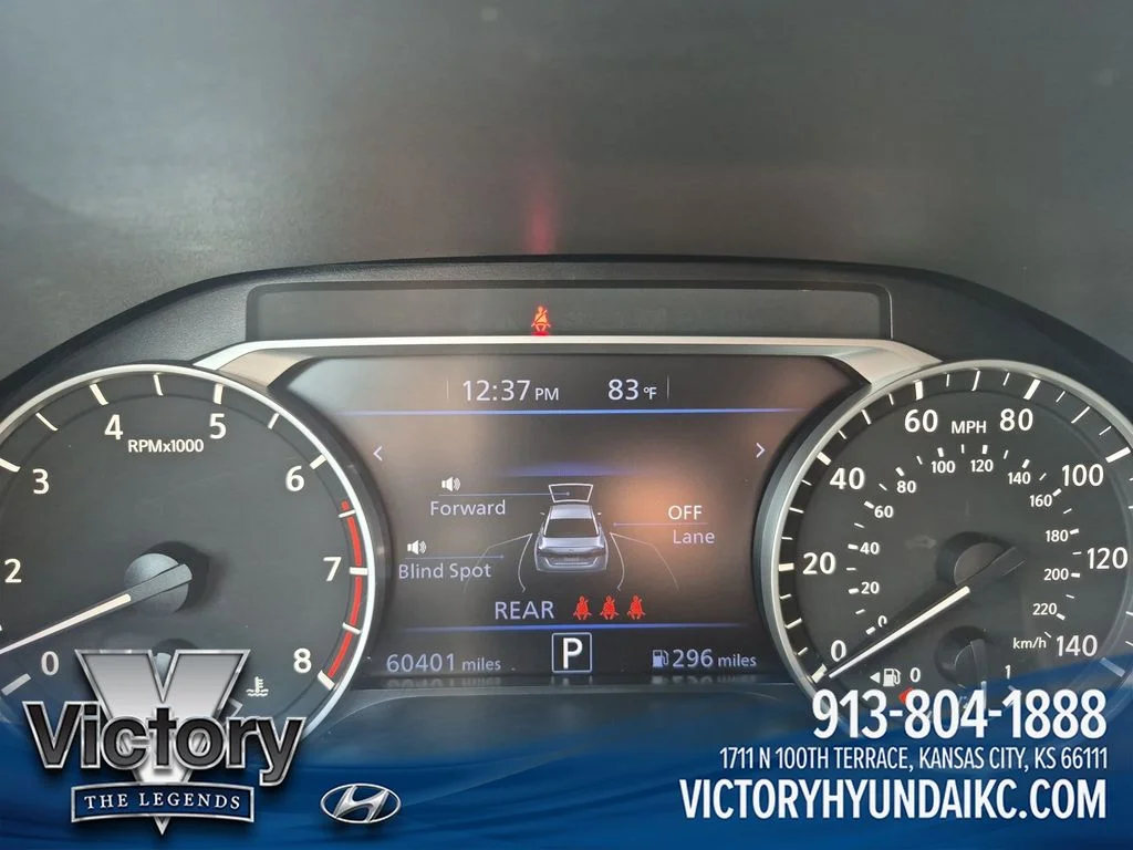 Used 2025 White Nissan 2.5 SV image 15