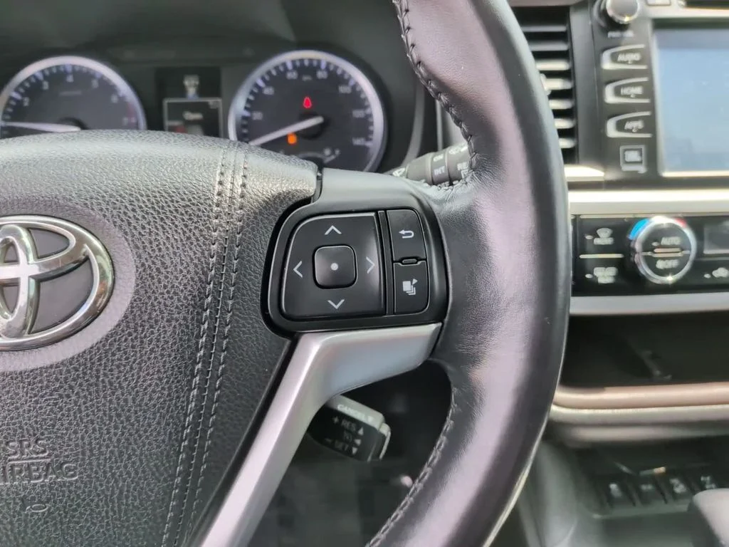 Used 2016 Black Toyota Limited image 15