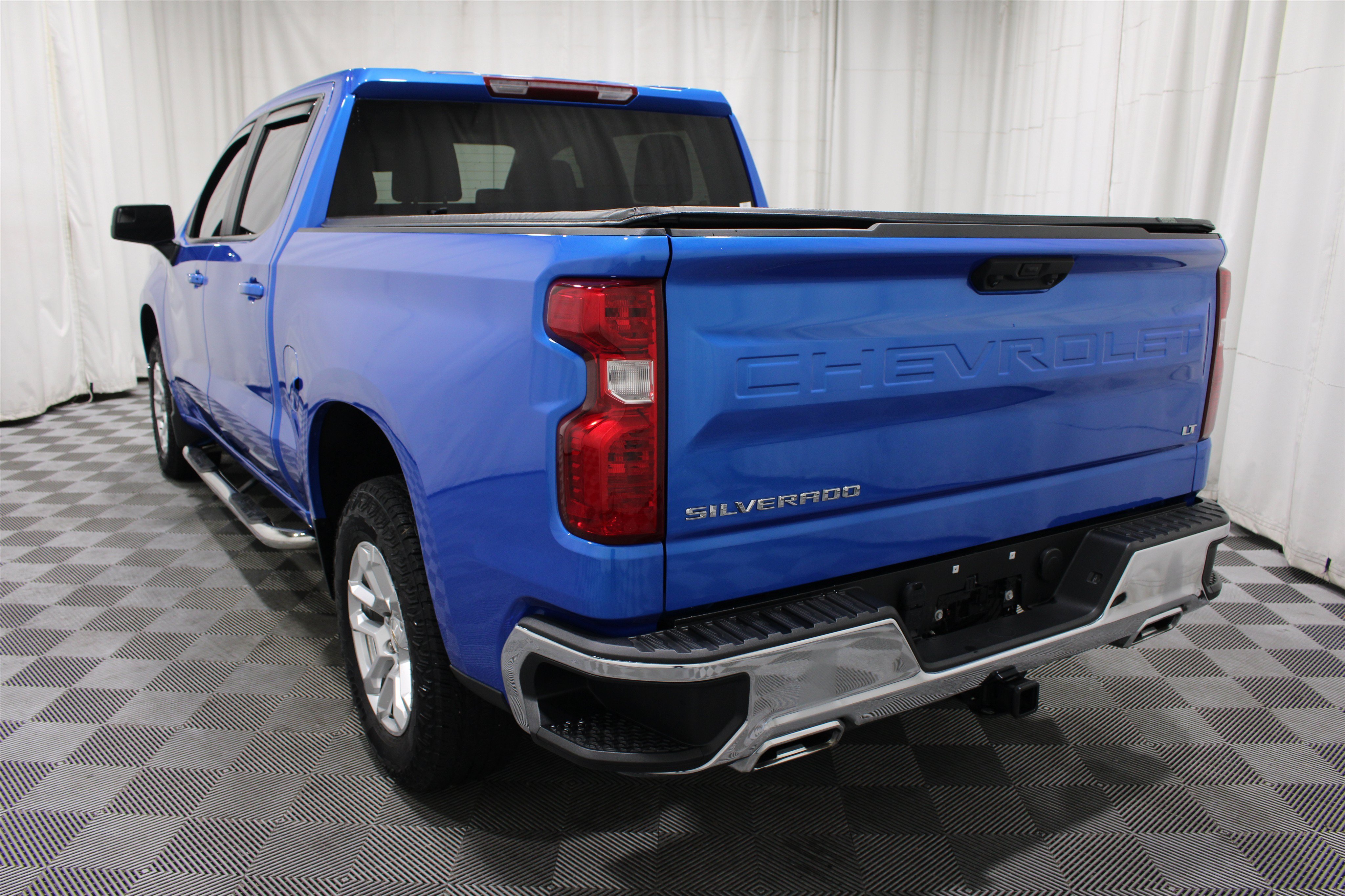Used 2025 Riptide Blue Metallic Chevrolet LT image 33