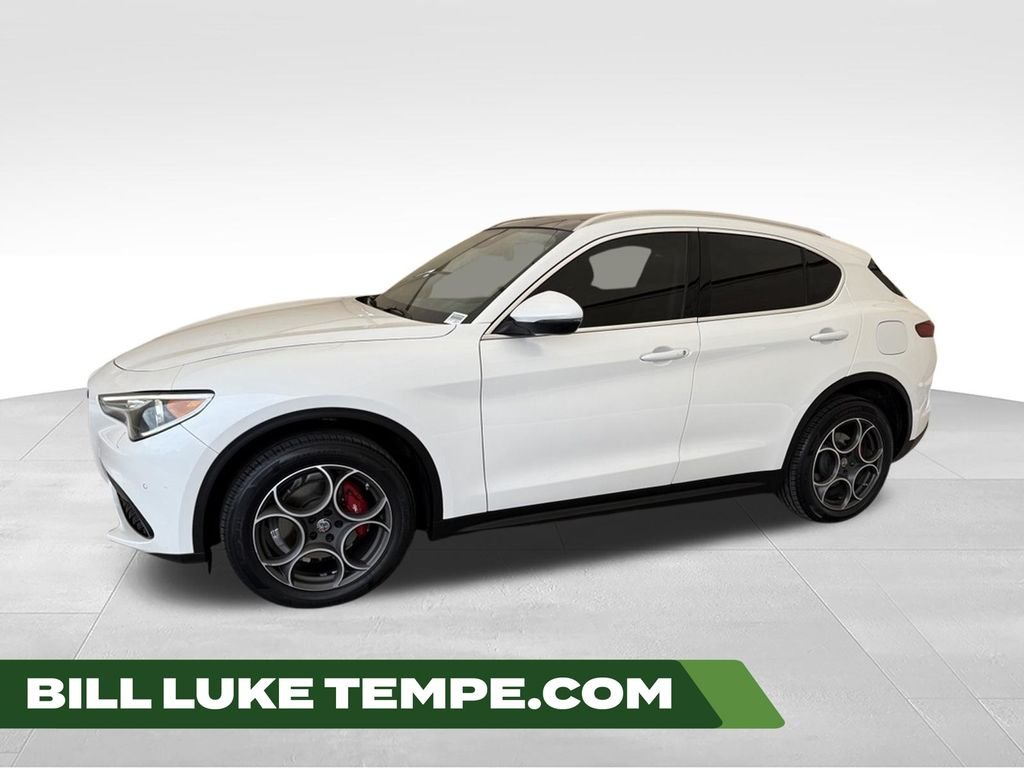 Used 2018 White Alfa Romeo Ti image 1