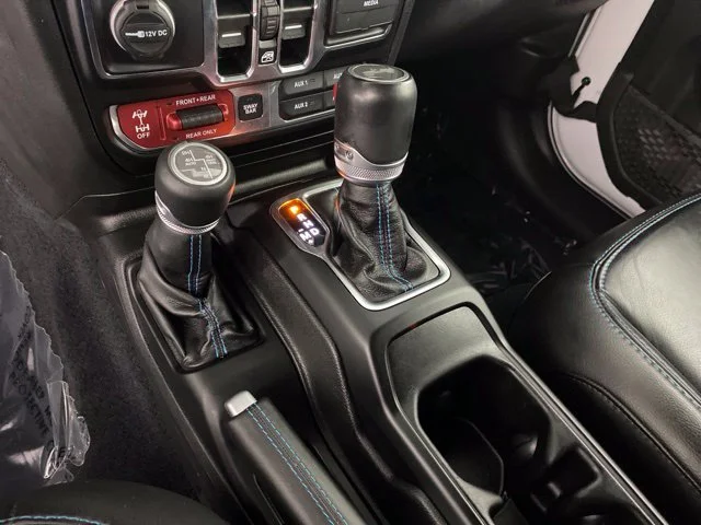 Used 2022 White Jeep Unlimited Rubicon 4xe image 33