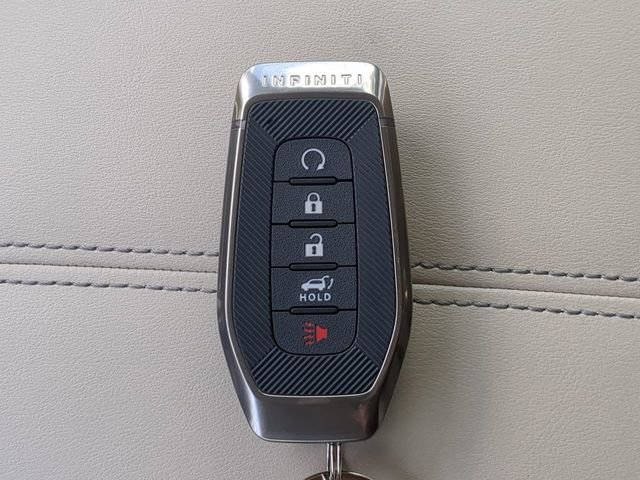 Used 2025 Silver INFINITI LUXE image 35