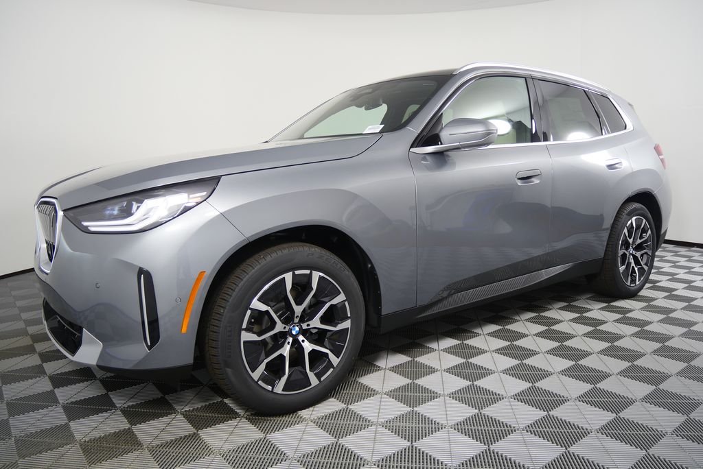 Used 2026 Skyscraper Grey Metallic BMW 30 xDrive image 7