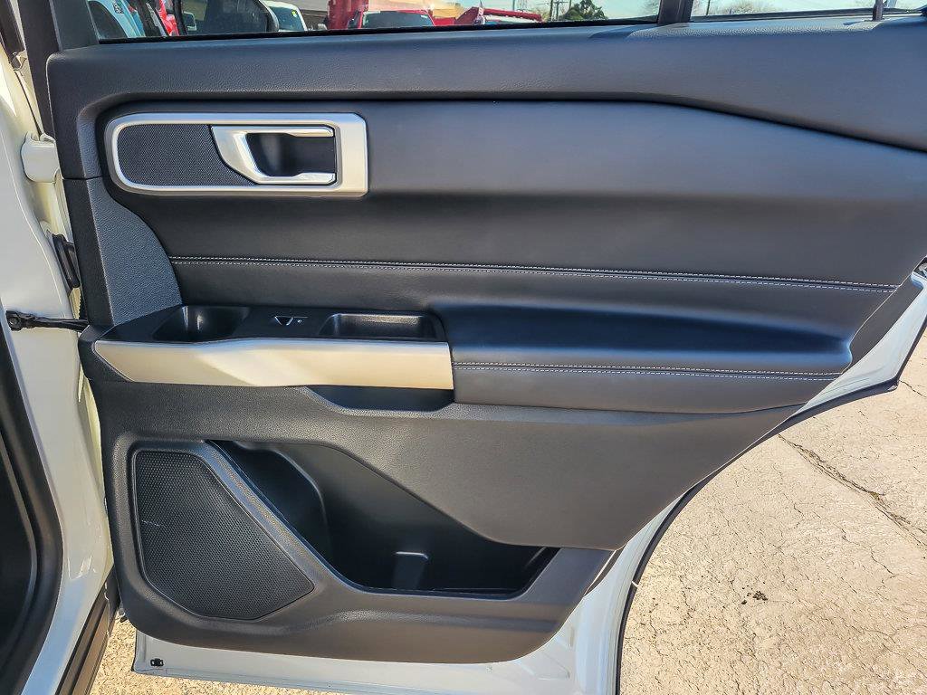 Used 2023 White Metallic Ford XLT image 29