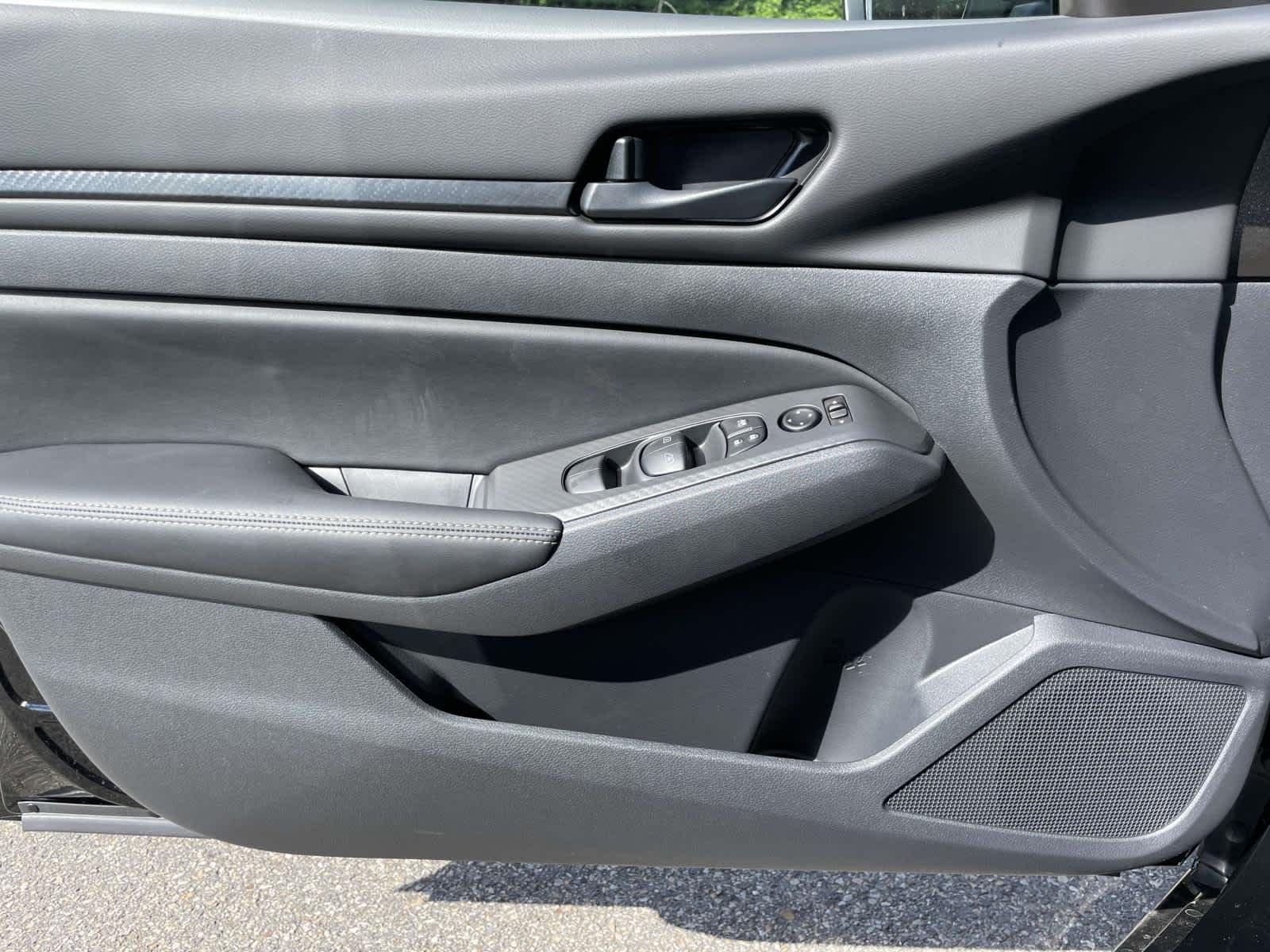 New 2026 Super Black Nissan SV image 28