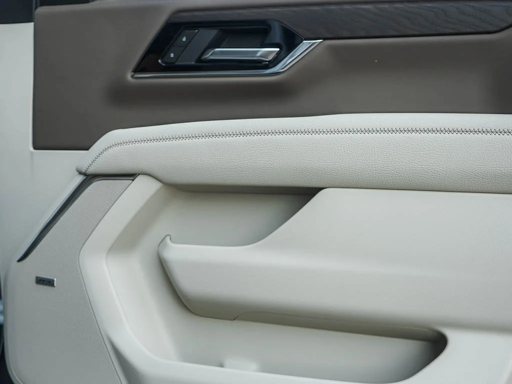 2026 GMC Yukon XL Denali - Photo 9