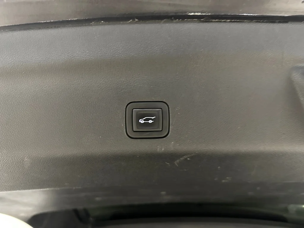 2024 Chevrolet Suburban Premier - Photo 27