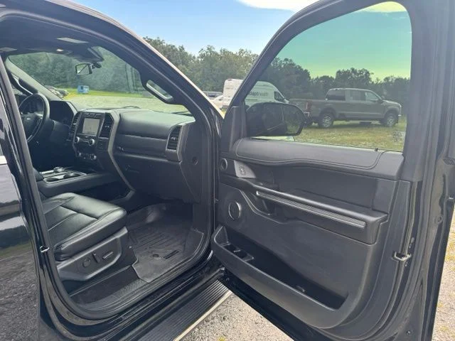 Used 2021 Black Ford XLT image 16