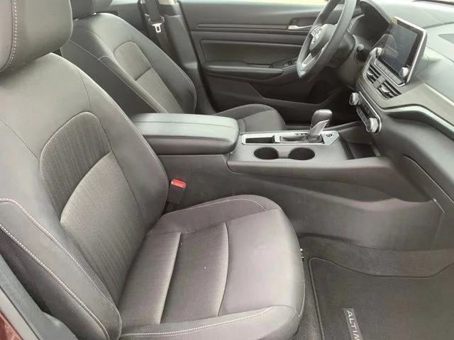 Used 2025  Nissan 2.5 SV image 31