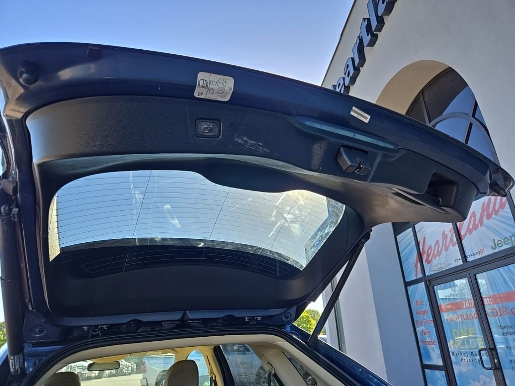 Used 2019 Blue Ford SEL image 92