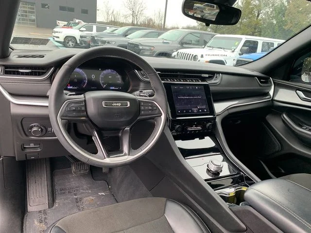 Used 2023 White Jeep Altitude X image 17