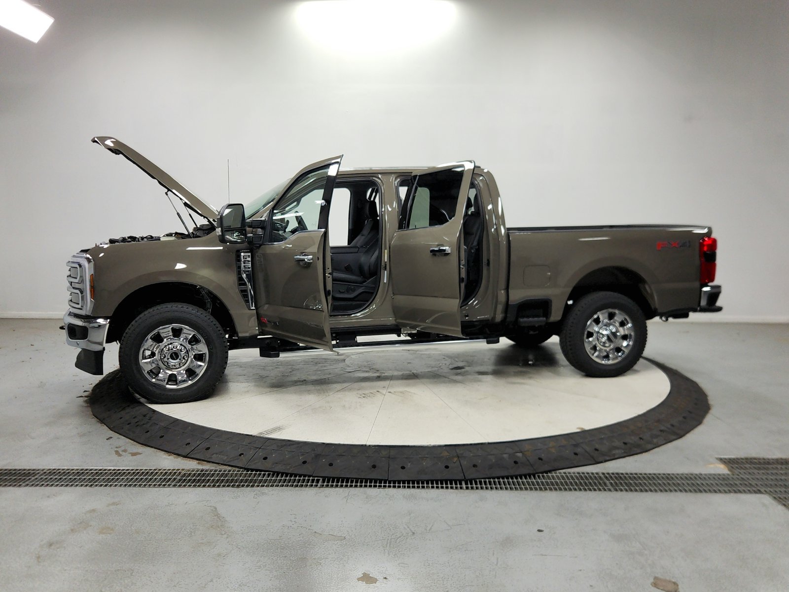 New 2027 Marsh Gray Metallic Ford F-250® Lariat® image 13