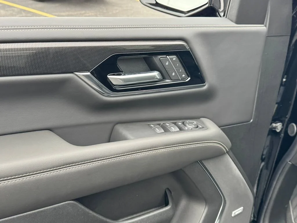 New 2026 Onyx Black GMC Elevation image 16