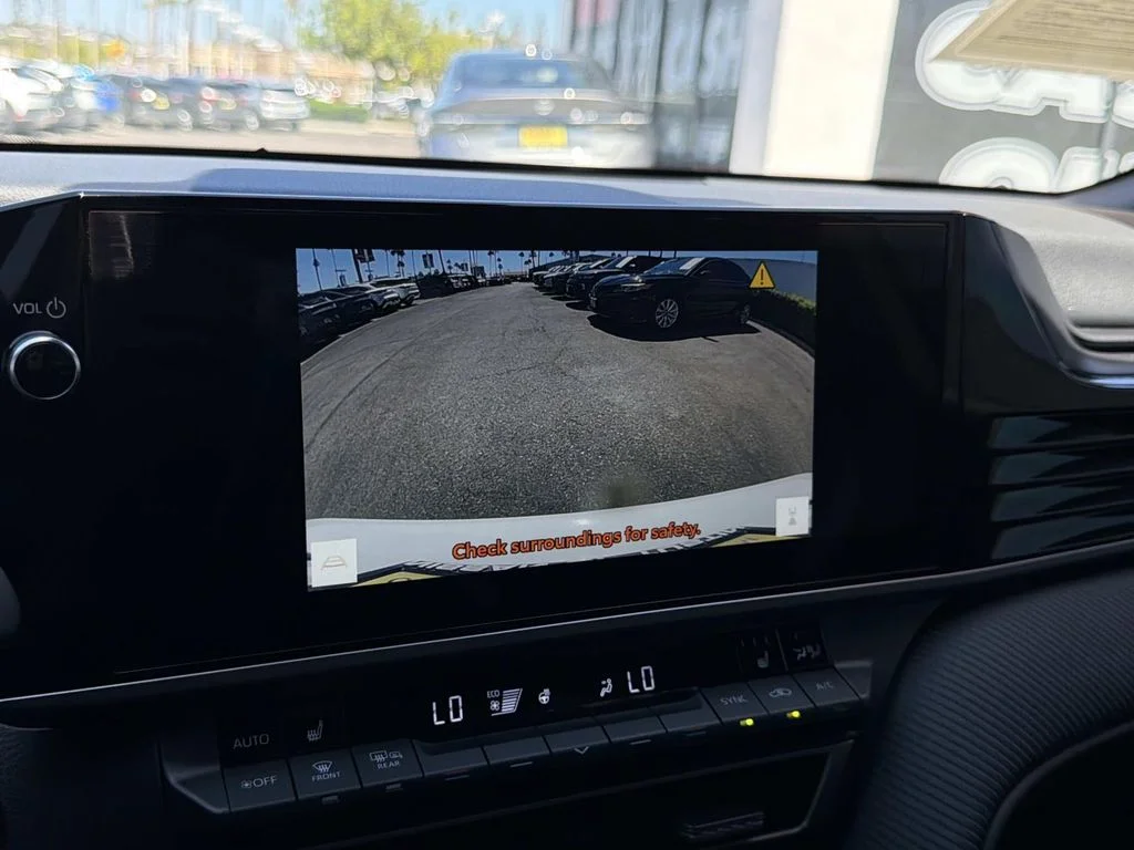 Used 2026 Ice Cap Toyota SE image 16