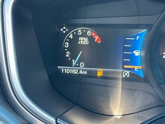 Used 2019 Gray Ford SE image 26