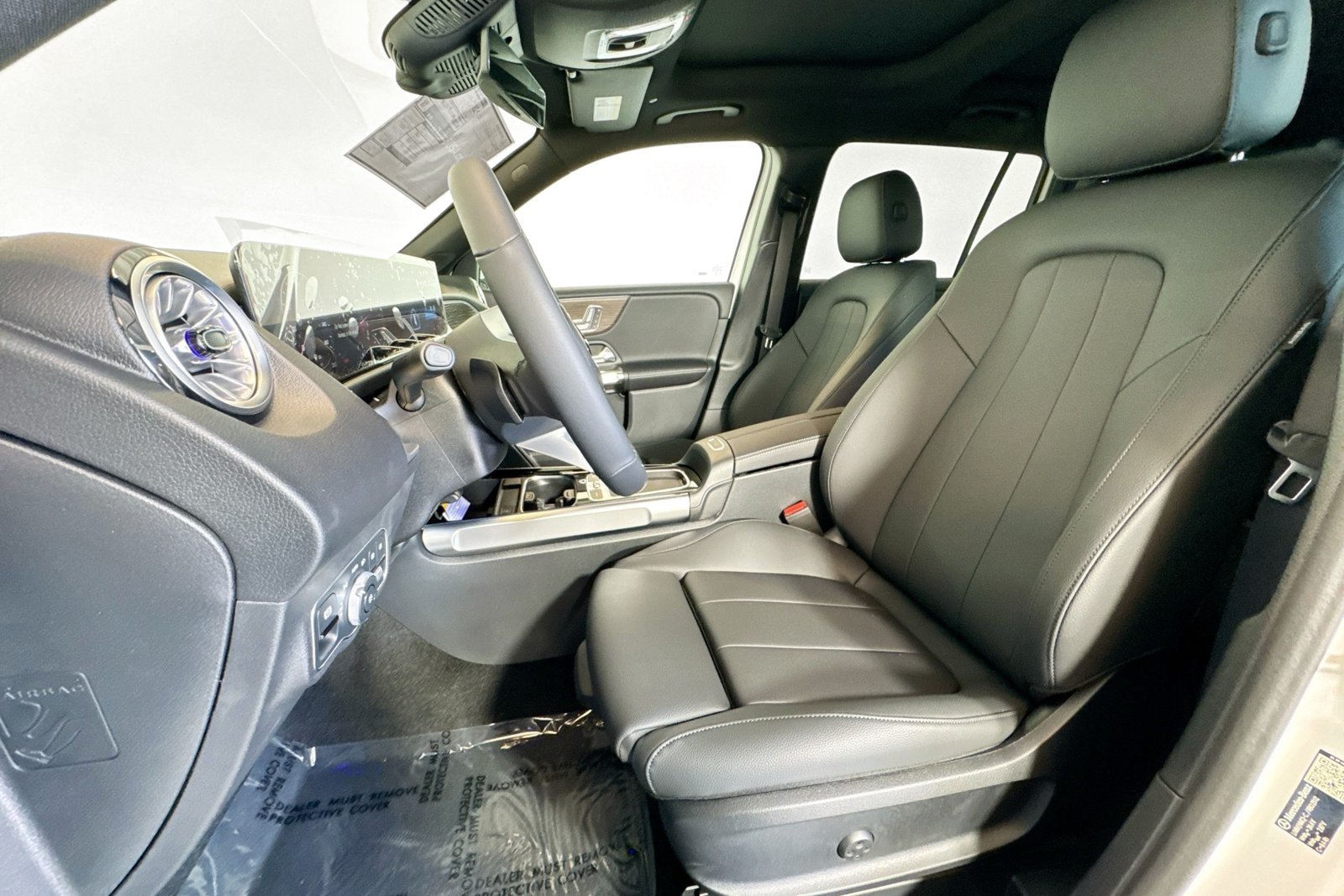 New 2026 Polar White Mercedes-Benz GLB 250 image 18