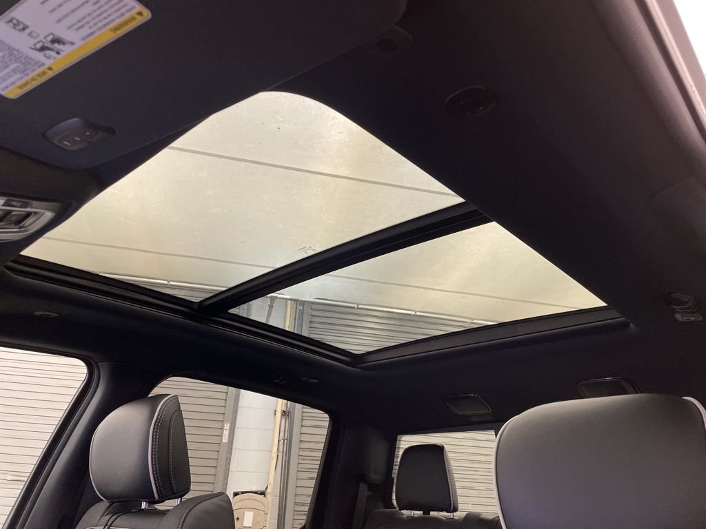 New 2026 Diamond Black Crystal Pearl-Coat Exterior Paint RAM Limited image 25