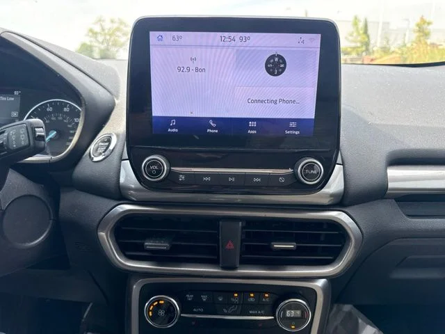 Used 2020 Red Ford SE image 9