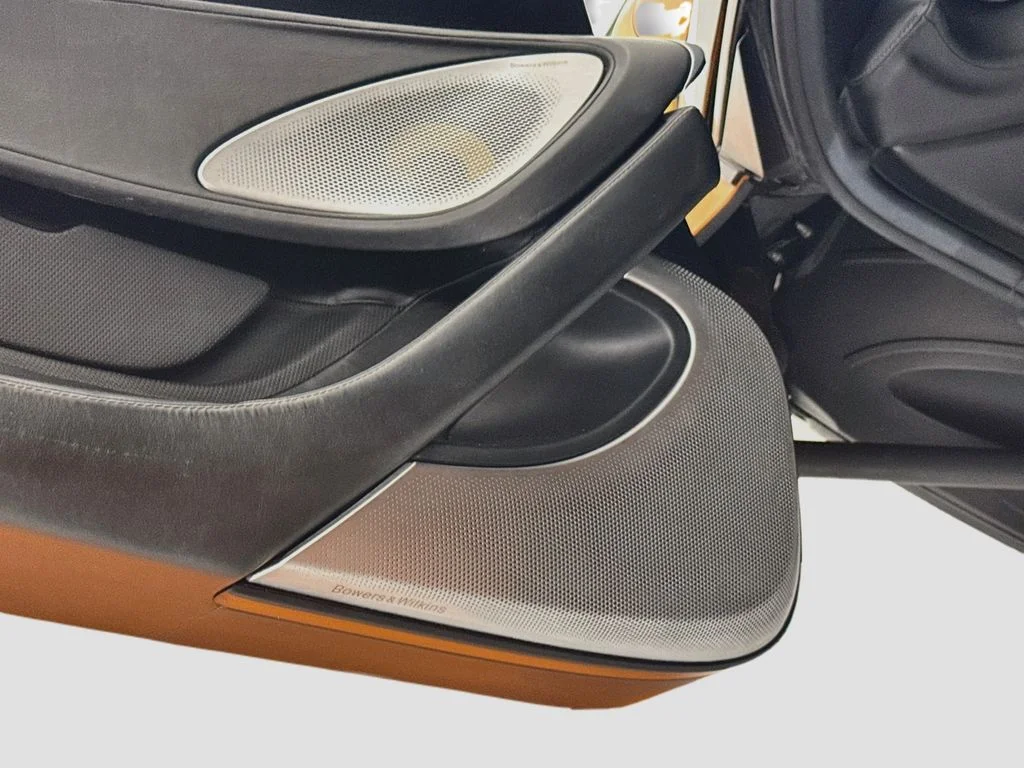 Used 2021 Orange McLaren Base image 18