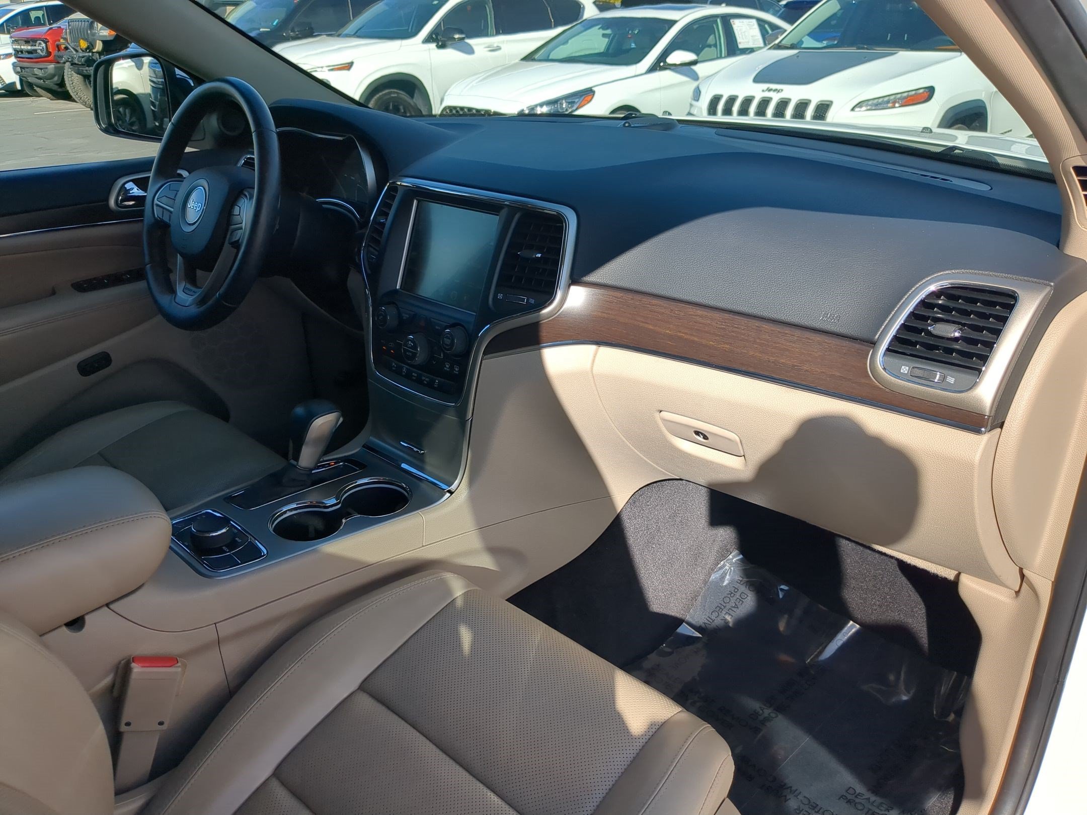 Used 2017 Bright White Clearcoat Jeep Limited image 33