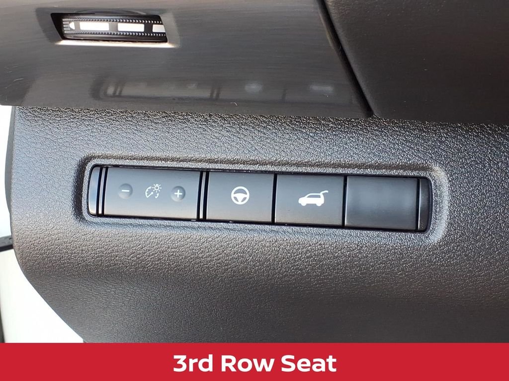 Used 2023 Pearl White Nissan SL v6 premium image 19