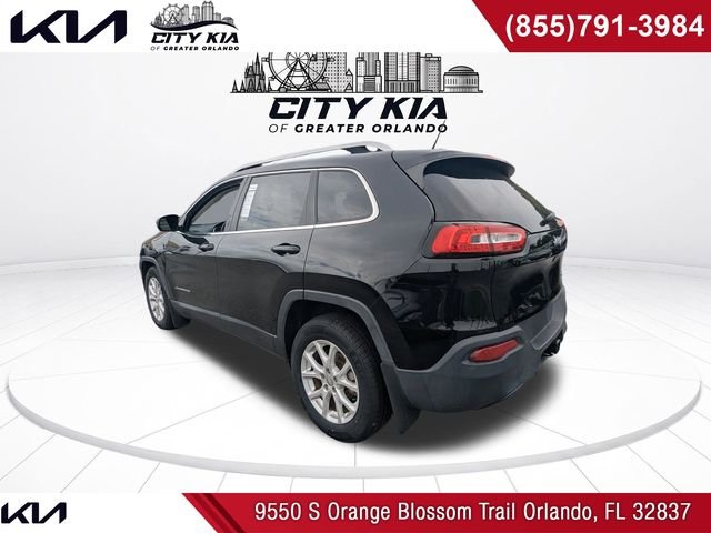 Used 2018 Black Jeep Latitude image 4