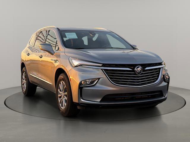 2023 Buick Enclave Essence's photo