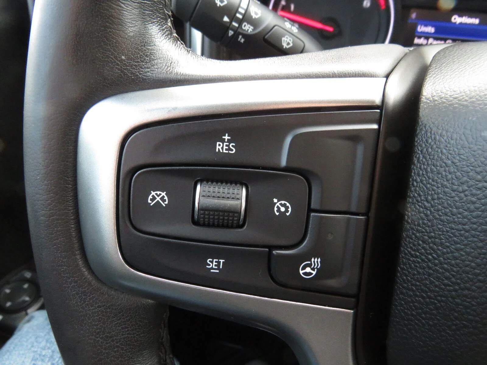 Used 2019  CHEVROLET TRUCK  image 31