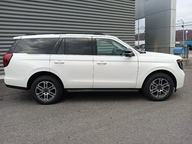 New 2025 Star White Metallic Tri-Coat Ford Active image 2