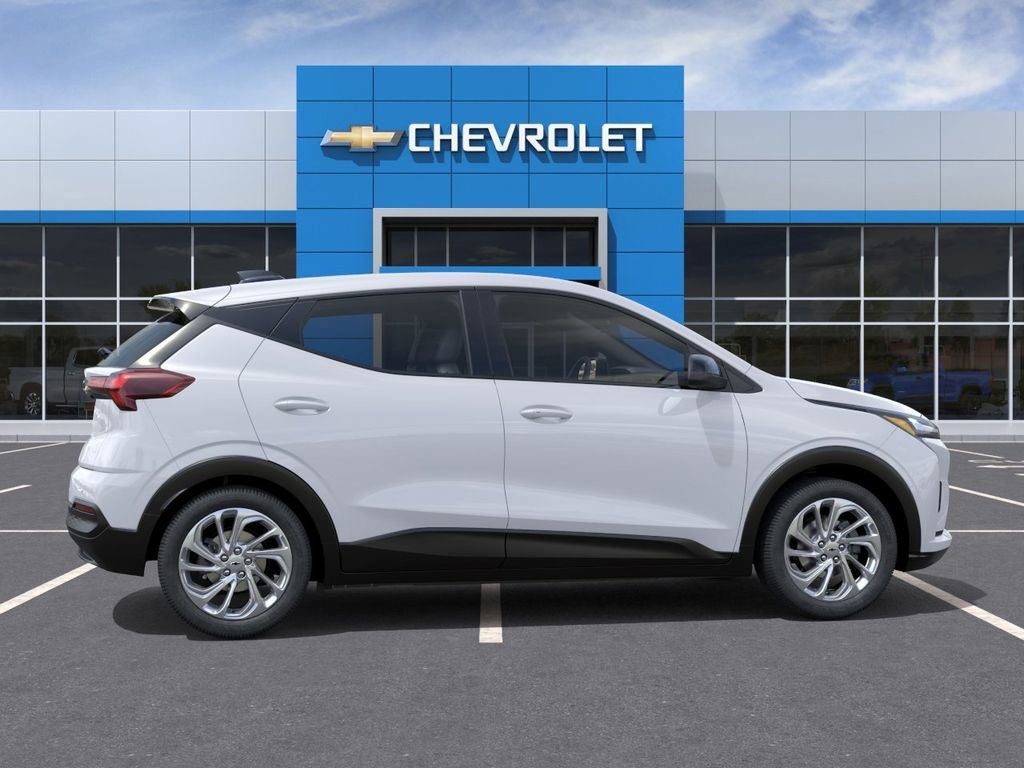 New 2027 Summit White Chevrolet LT image 6