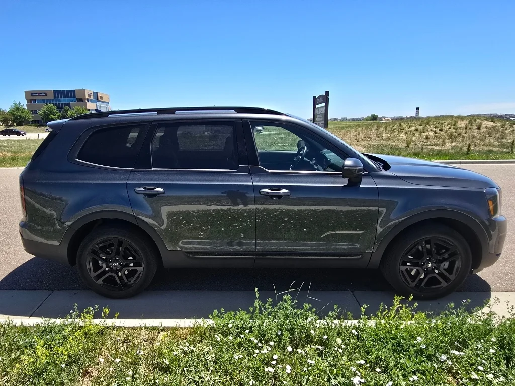 Used 2024 Gravity Gray Kia EX X-Line image 6