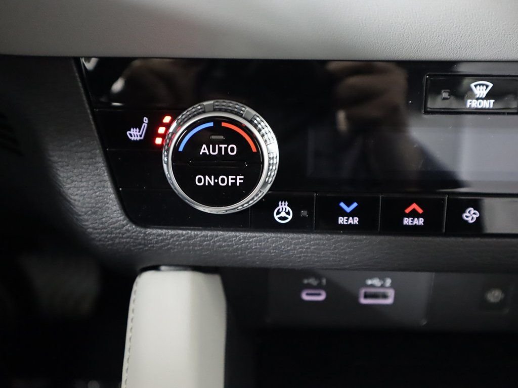 2025 Mitsubishi Outlander Plug-in Hybrid Platinum Edition - Photo 55