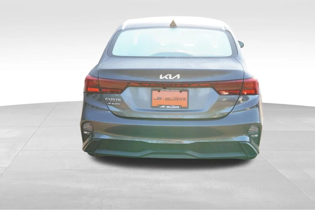 Used 2023 Gravity Gray Kia LXS image 6