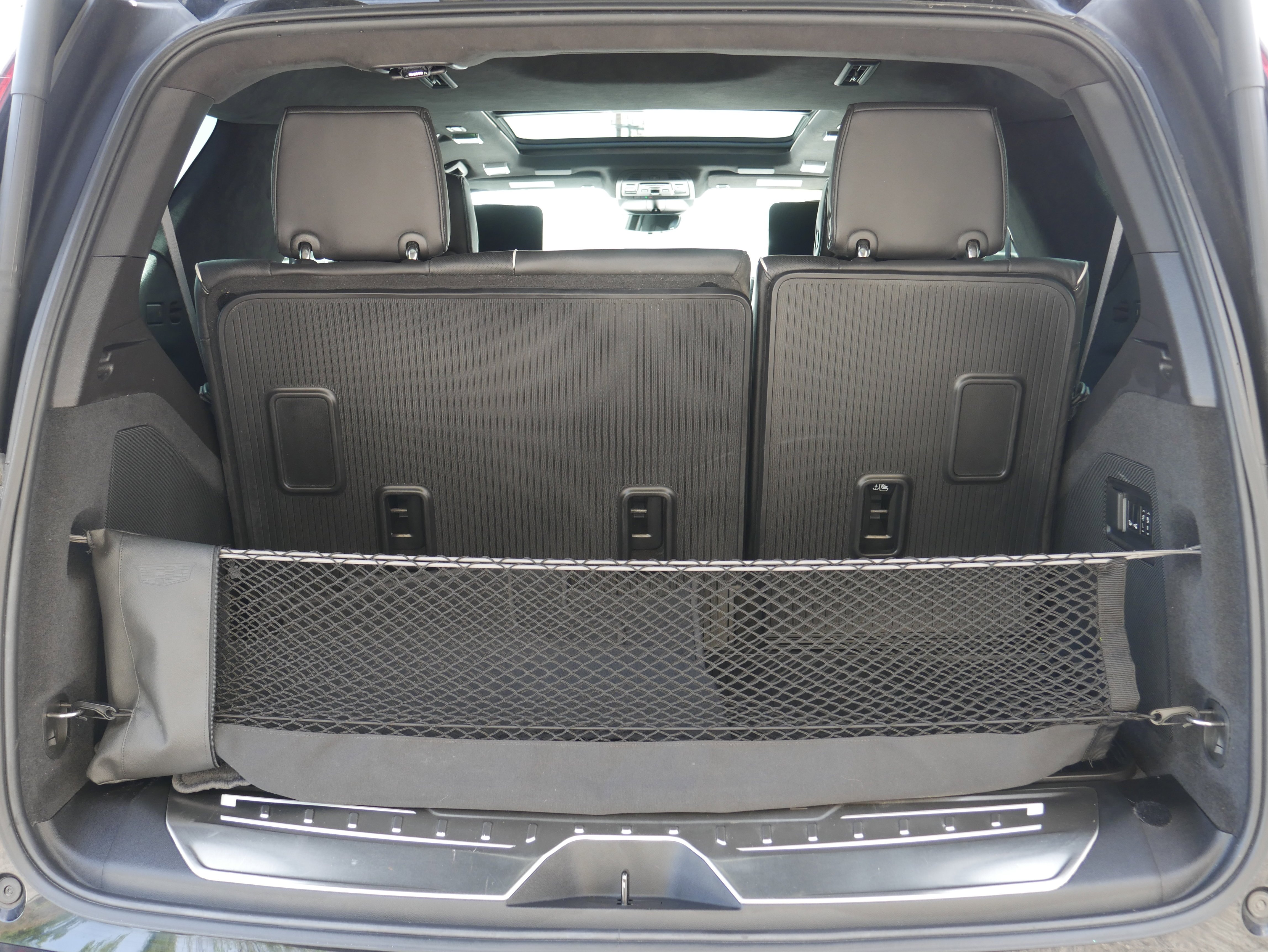 Used 2021 Black Raven Cadillac Premium Luxury Platinum image 6