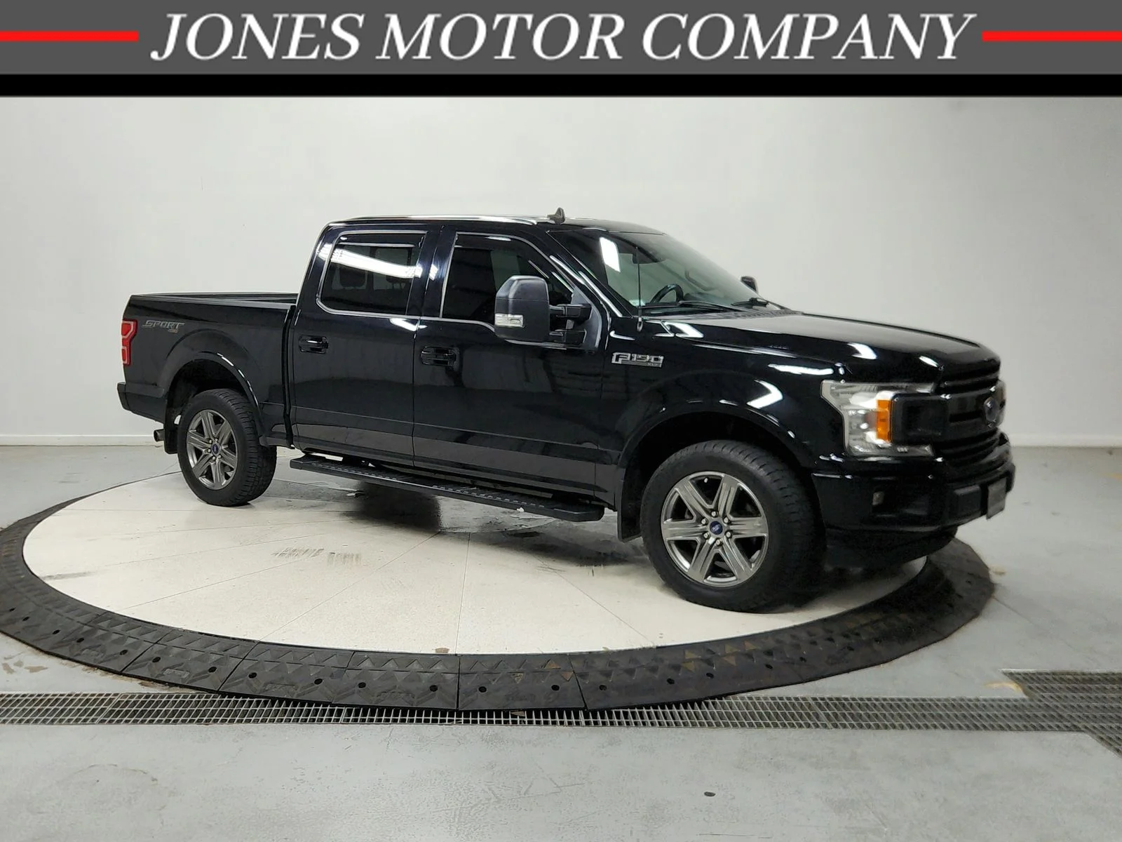 Used 2020 Black Ford XLT image 1