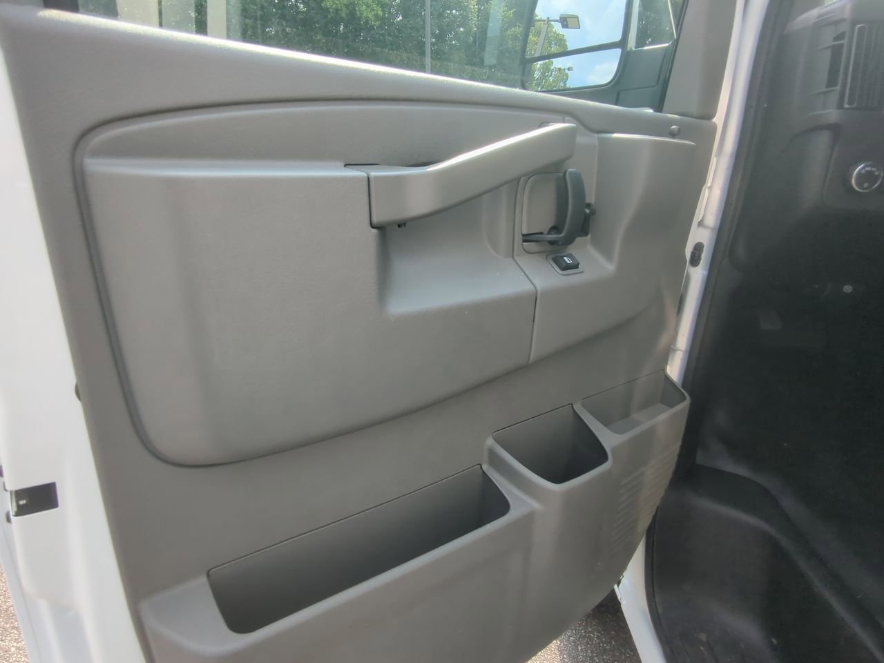 New 2025 Summit White GMC Work Truck image 17