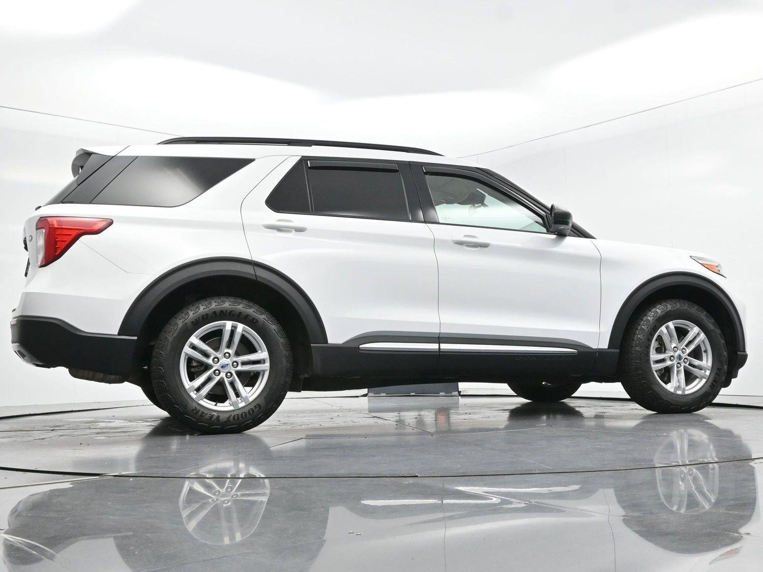 Used 2023 Oxford White Ford XLT image 55