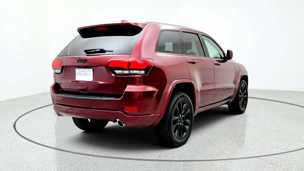 Used 2019 Velvet Red Pearlcoat Jeep Altitude 4x4 image 5