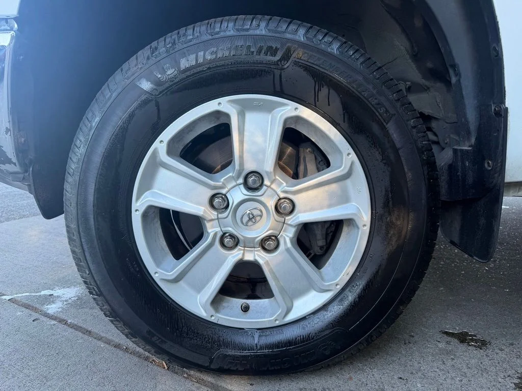 Used 2018 Super White Toyota SR5 image 8