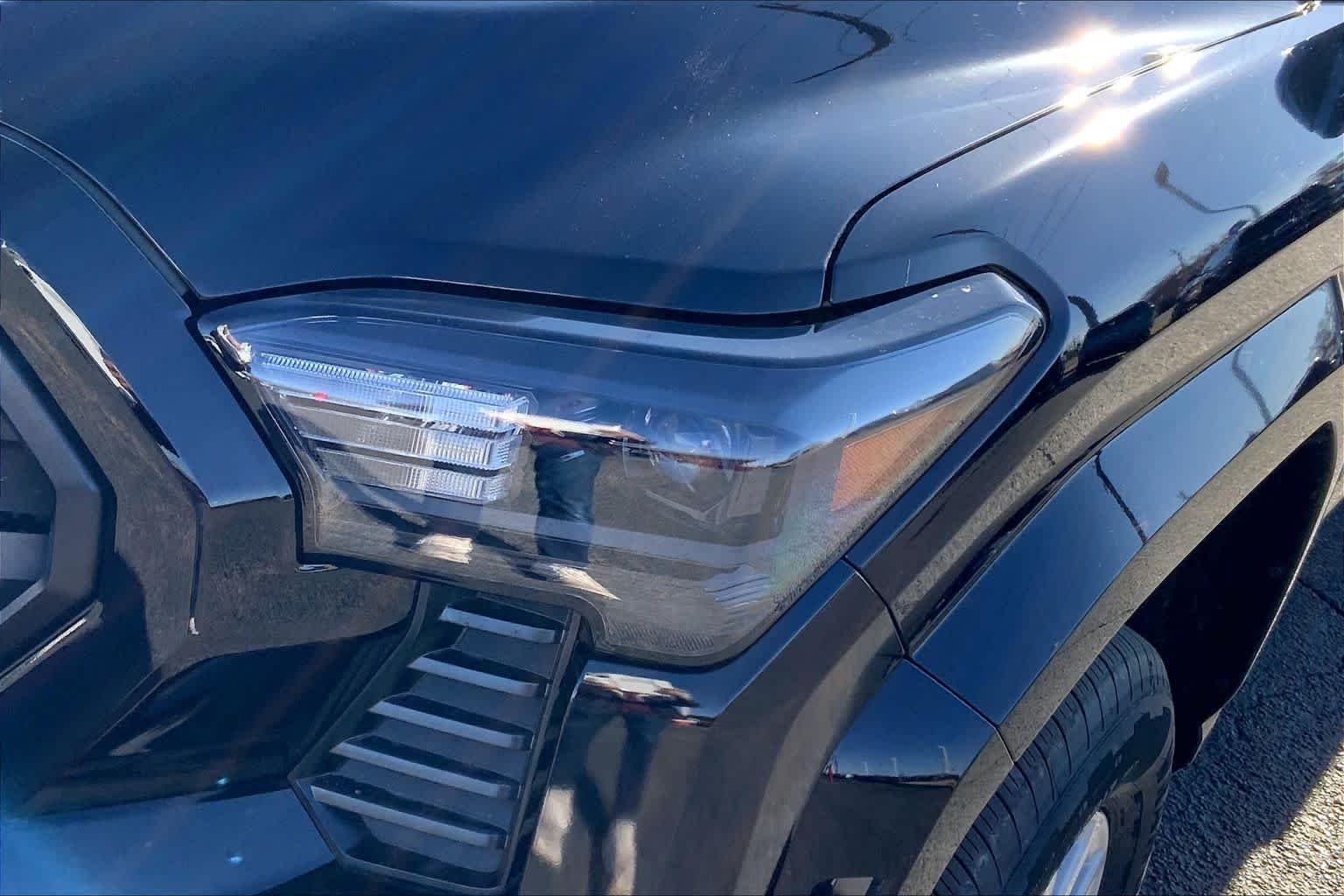 2026 Toyota Tacoma SR5 - Photo 13