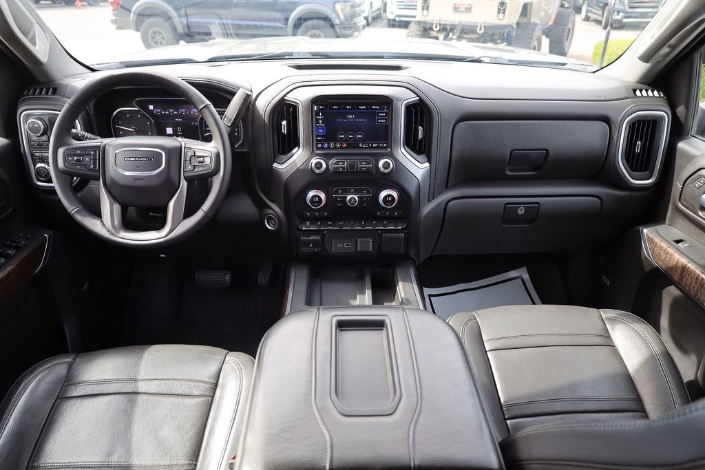 Used 2022 Onyx Black GMC Denali image 18
