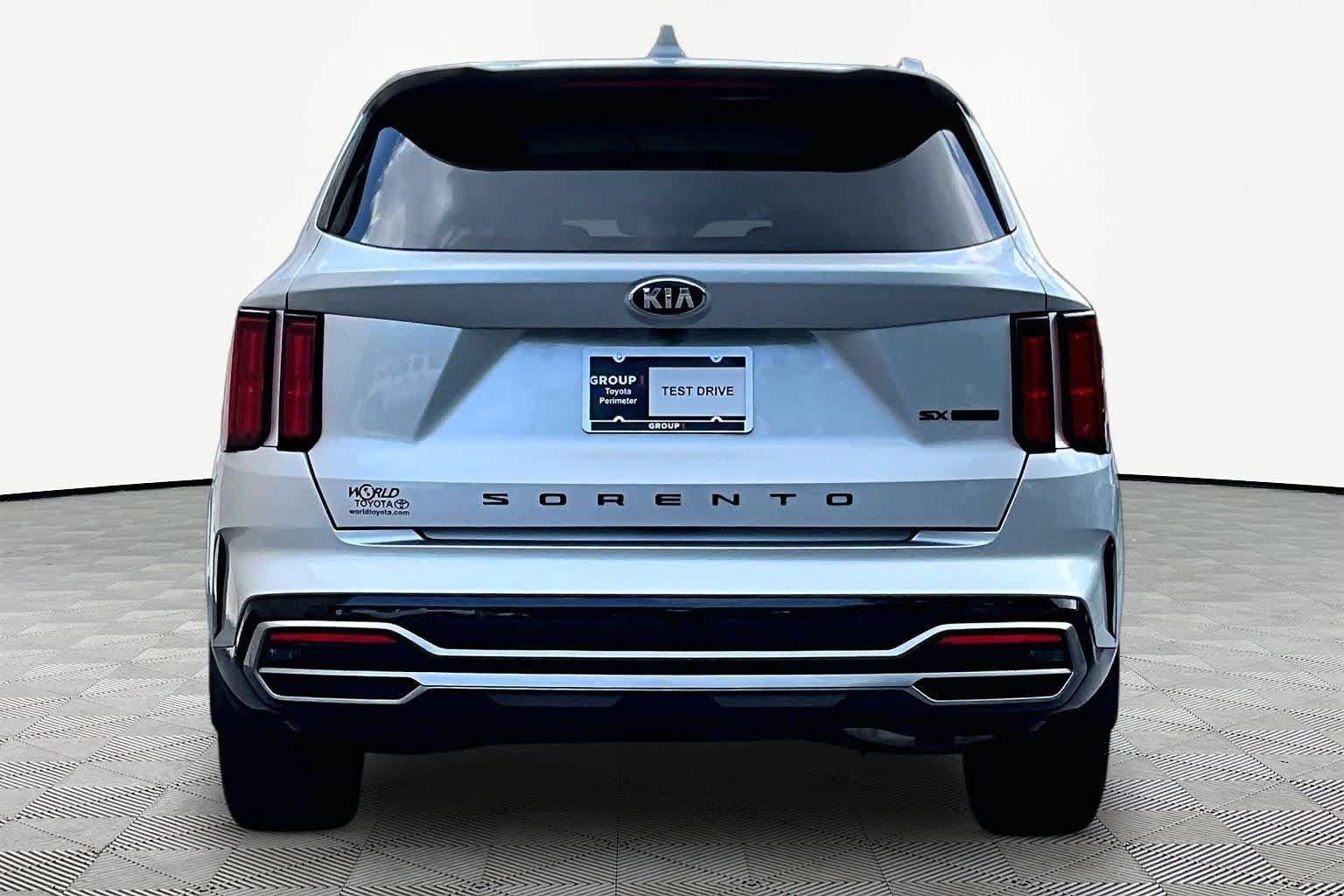 Used 2021 Sparkling Silver Kia SX image 5