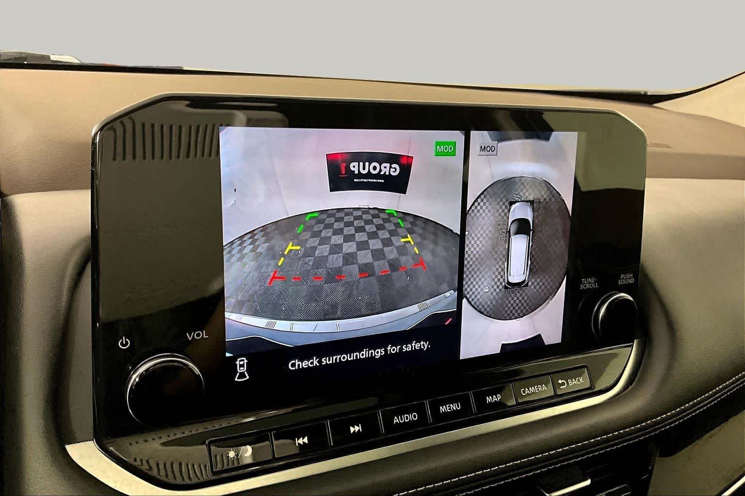Used 2021 Boulder Gray Pearl/Super Black Nissan Platinum image 25
